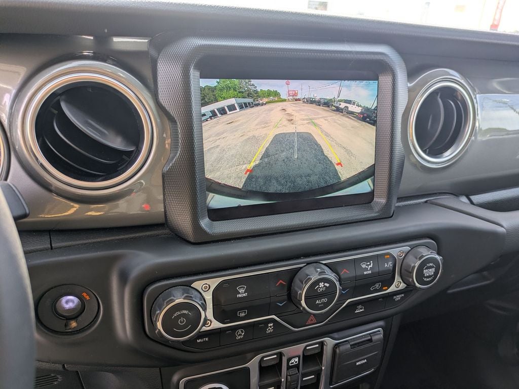 2023 Jeep Wrangler 4-Door Sahara
