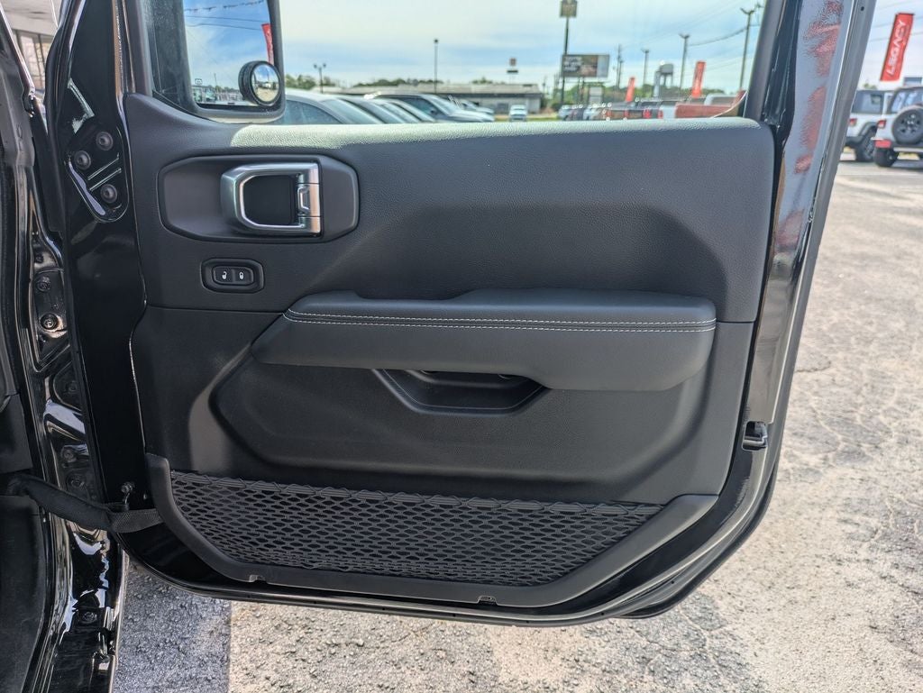 2023 Jeep Wrangler 4-Door Sahara