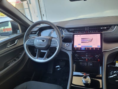 2027 Jeep Grand Cherokee GRAND CHEROKEE LAREDO 4X2