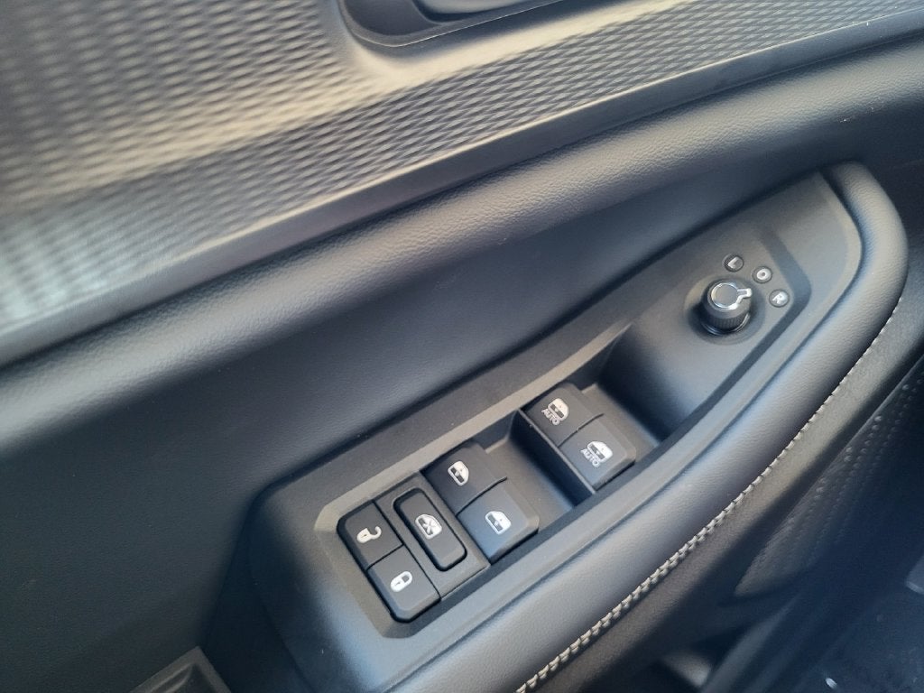 2027 Jeep Grand Cherokee GRAND CHEROKEE LAREDO 4X2