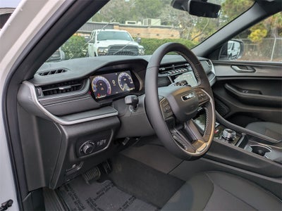 2025 Jeep Grand Cherokee GRAND CHEROKEE LAREDO 4X2