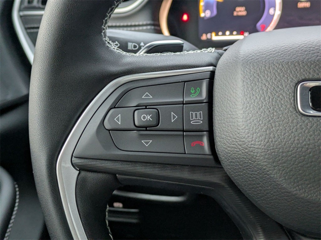 2025 Jeep Grand Cherokee GRAND CHEROKEE LAREDO 4X2