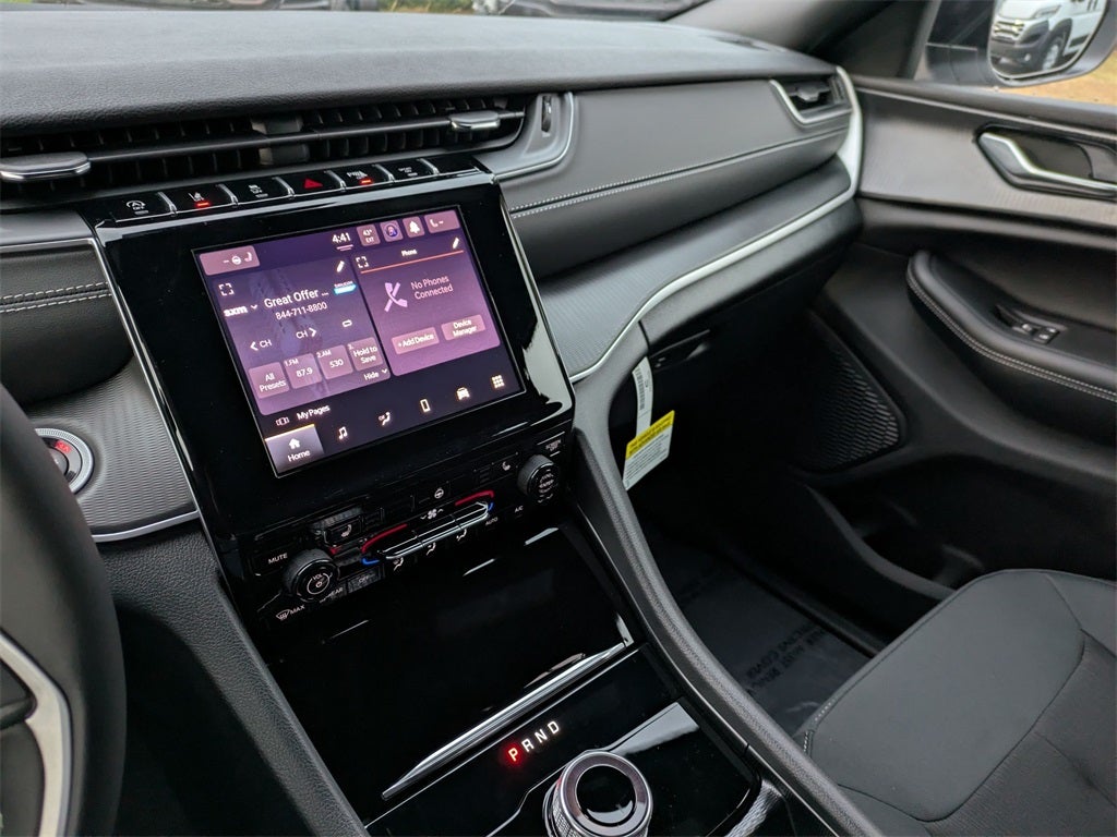 2025 Jeep Grand Cherokee GRAND CHEROKEE LAREDO 4X2