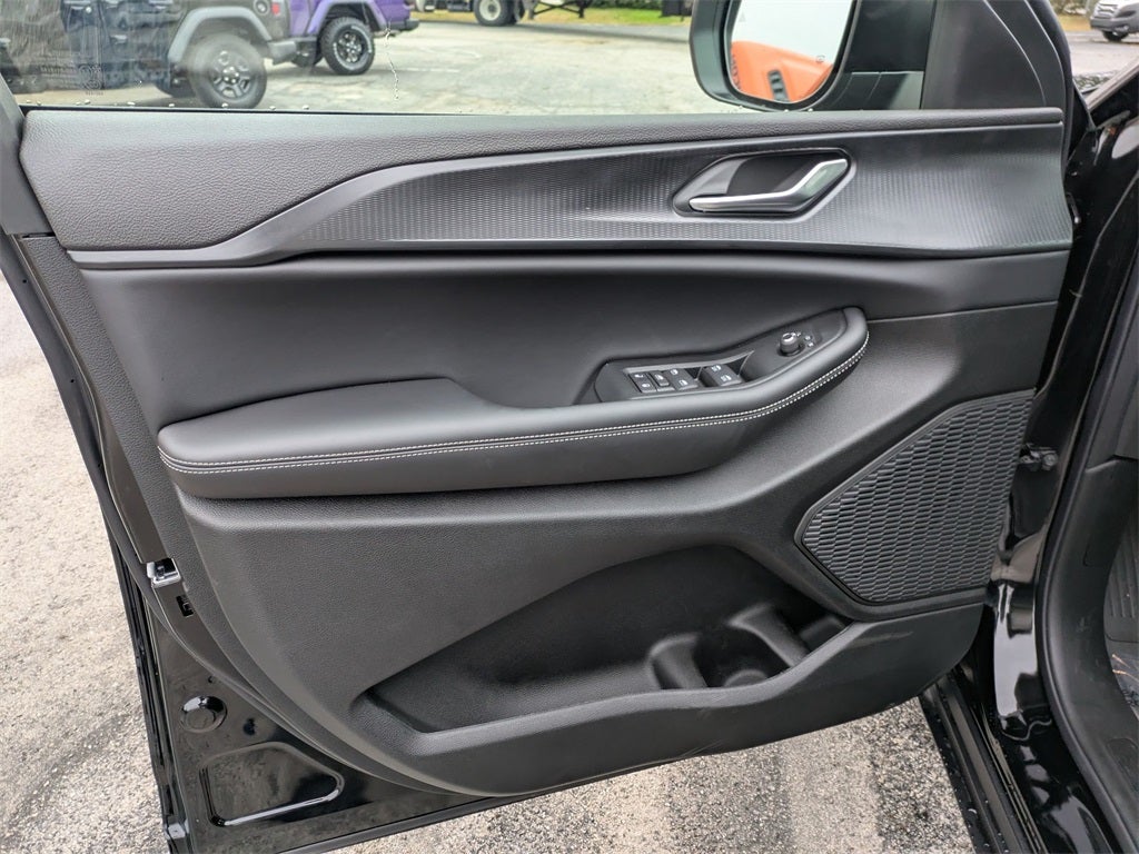 2025 Jeep Grand Cherokee GRAND CHEROKEE LAREDO X 4X2