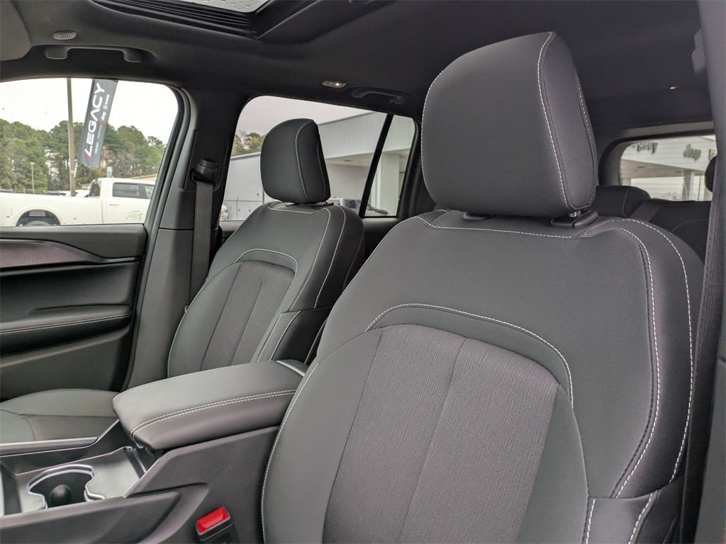 2025 Jeep Grand Cherokee GRAND CHEROKEE LAREDO X 4X2