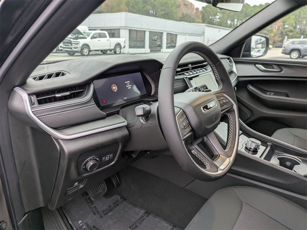 2025 Jeep Grand Cherokee GRAND CHEROKEE LAREDO X 4X2