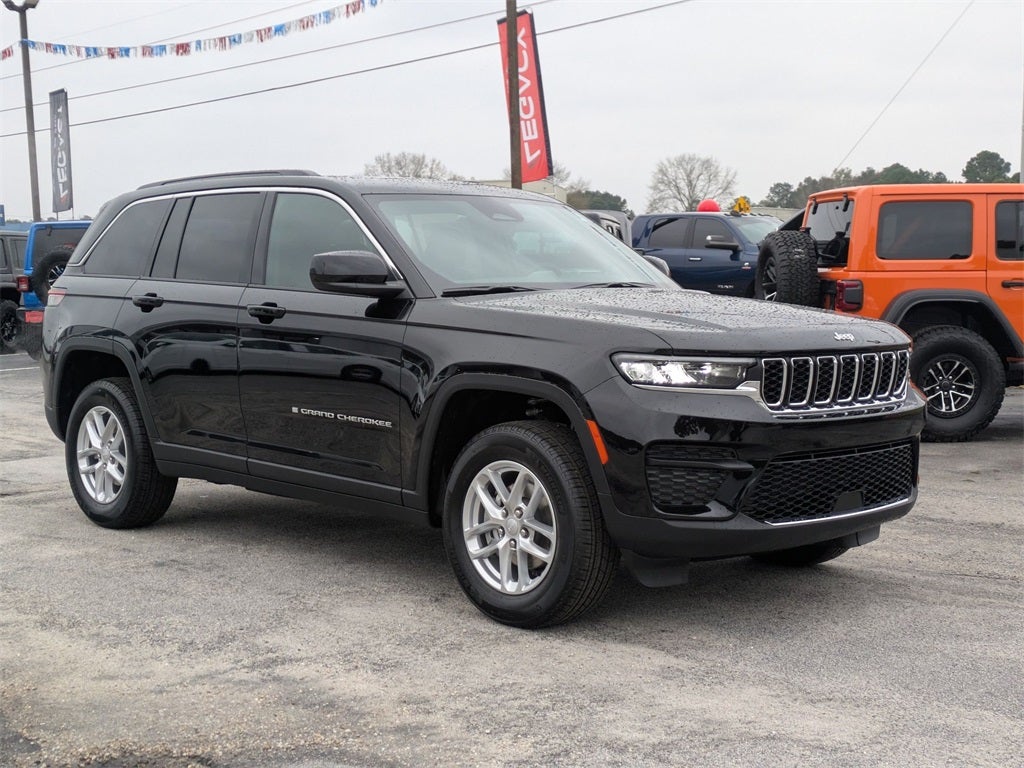 2025 Jeep Grand Cherokee GRAND CHEROKEE LAREDO X 4X2