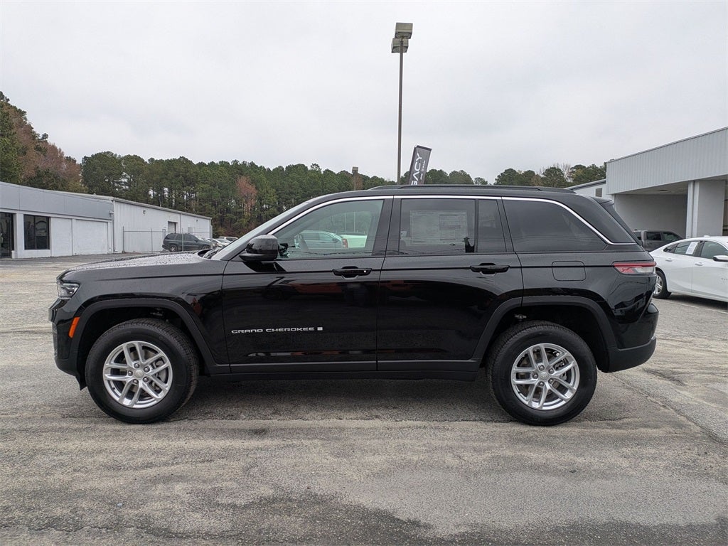 2025 Jeep Grand Cherokee GRAND CHEROKEE LAREDO X 4X2