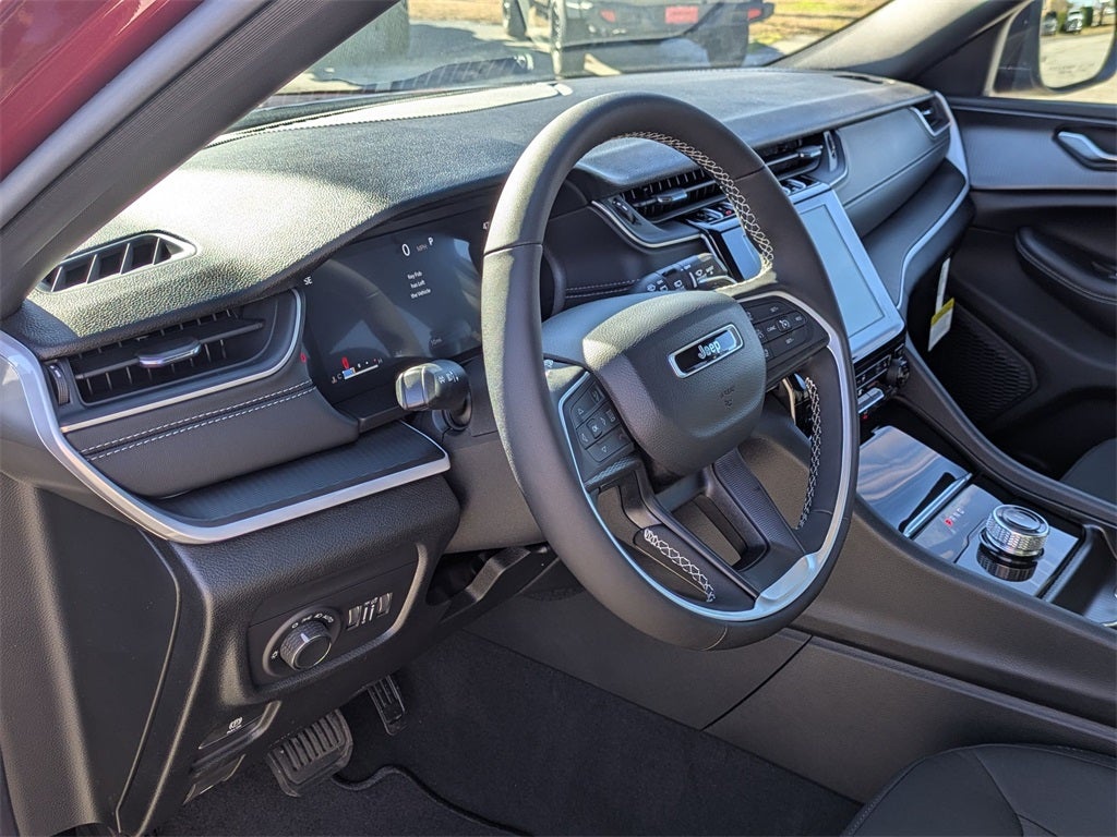 2025 Jeep Grand Cherokee GRAND CHEROKEE LAREDO X 4X2