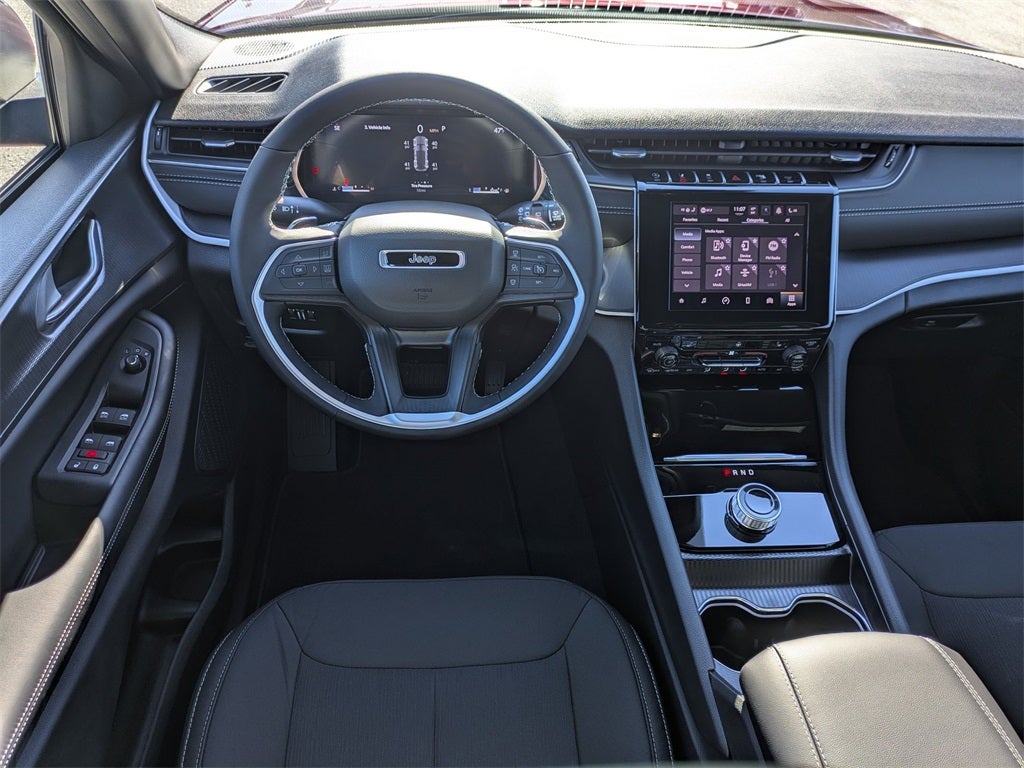 2025 Jeep Grand Cherokee GRAND CHEROKEE LAREDO X 4X2