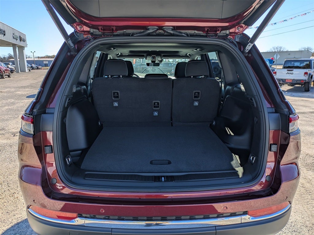 2025 Jeep Grand Cherokee GRAND CHEROKEE LAREDO X 4X2