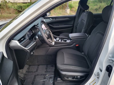 2027 Jeep Grand Cherokee GRAND CHEROKEE LAREDO 4X2