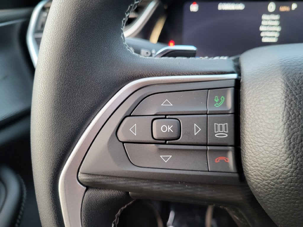 2027 Jeep Grand Cherokee GRAND CHEROKEE LAREDO 4X2