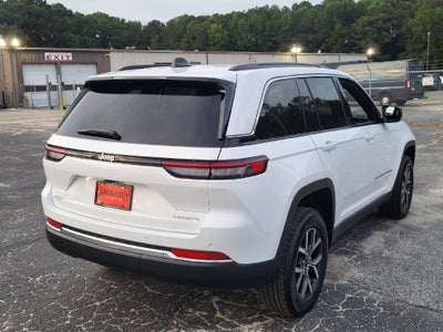 2027 Jeep Grand Cherokee GRAND CHEROKEE LAREDO 4X2