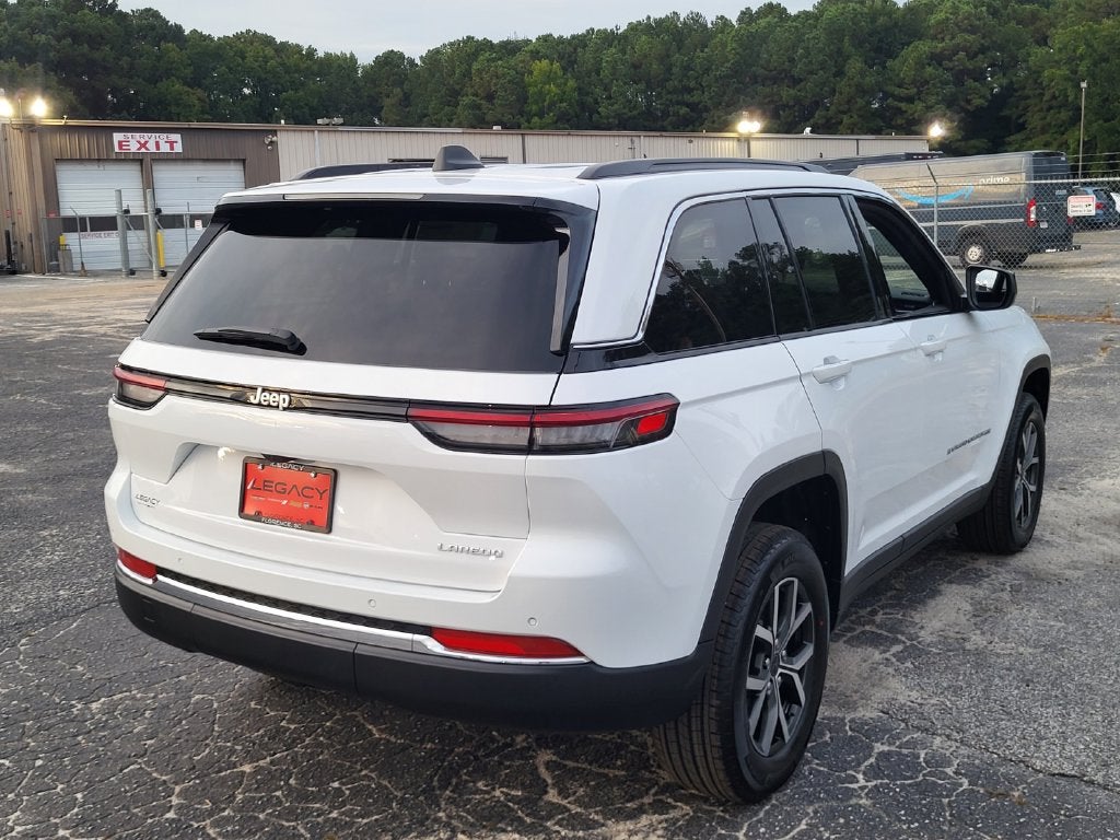 2027 Jeep Grand Cherokee GRAND CHEROKEE LAREDO 4X2