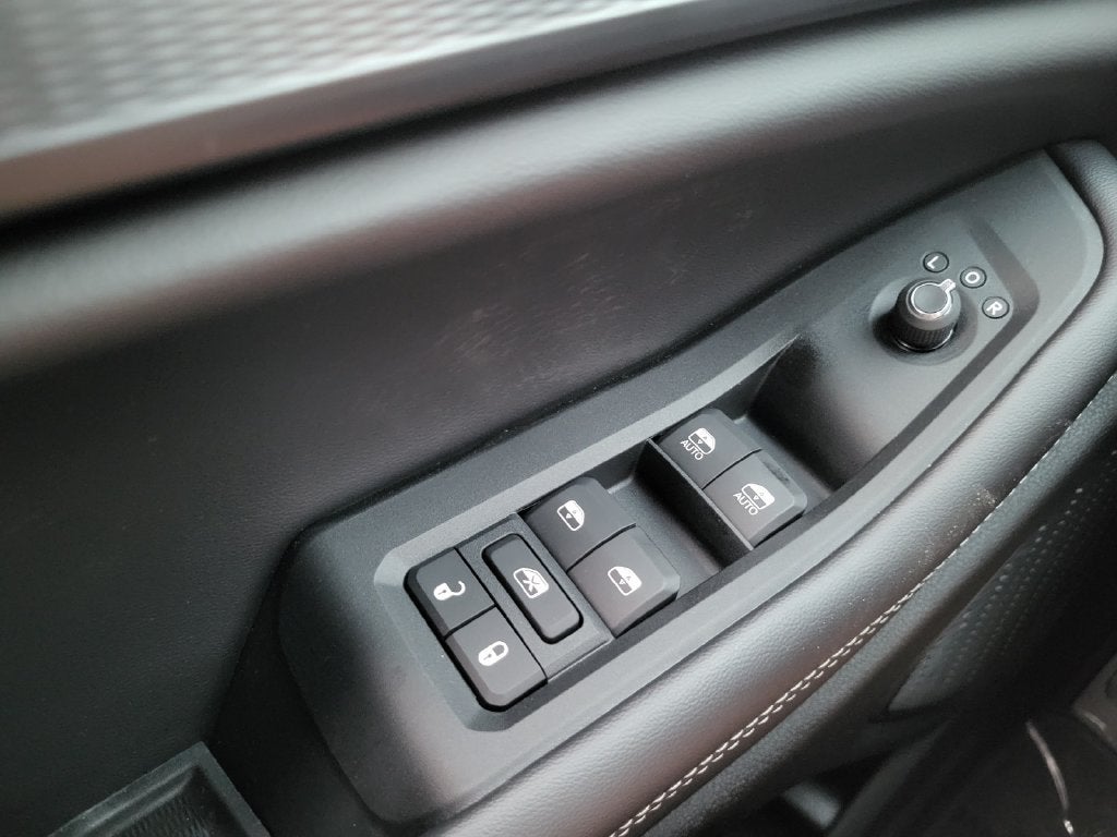 2027 Jeep Grand Cherokee GRAND CHEROKEE LAREDO 4X2