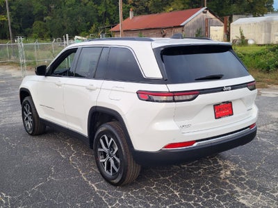 2027 Jeep Grand Cherokee GRAND CHEROKEE LAREDO 4X2