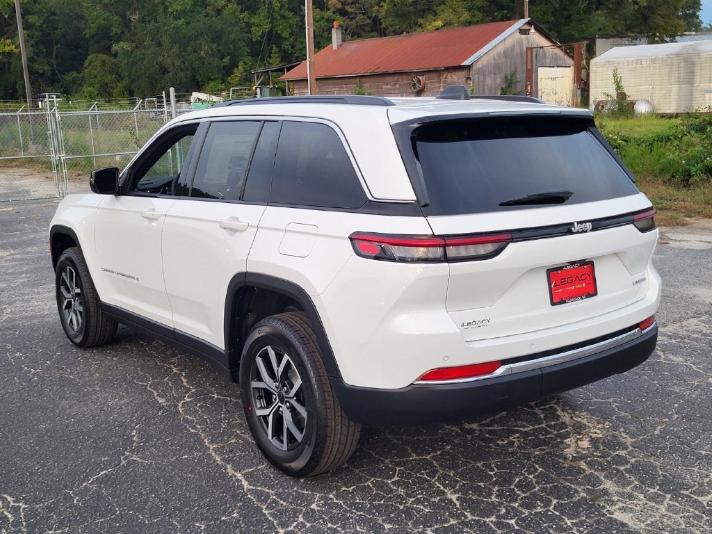 2027 Jeep Grand Cherokee GRAND CHEROKEE LAREDO 4X2