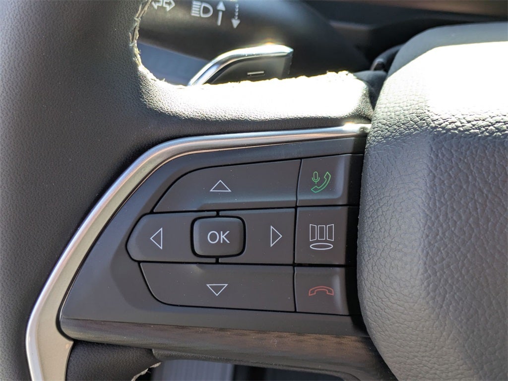 2025 Jeep Grand Cherokee GRAND CHEROKEE LAREDO 4X2