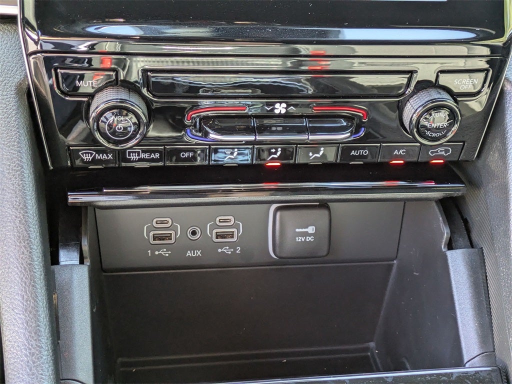 2025 Jeep Grand Cherokee GRAND CHEROKEE LAREDO 4X2