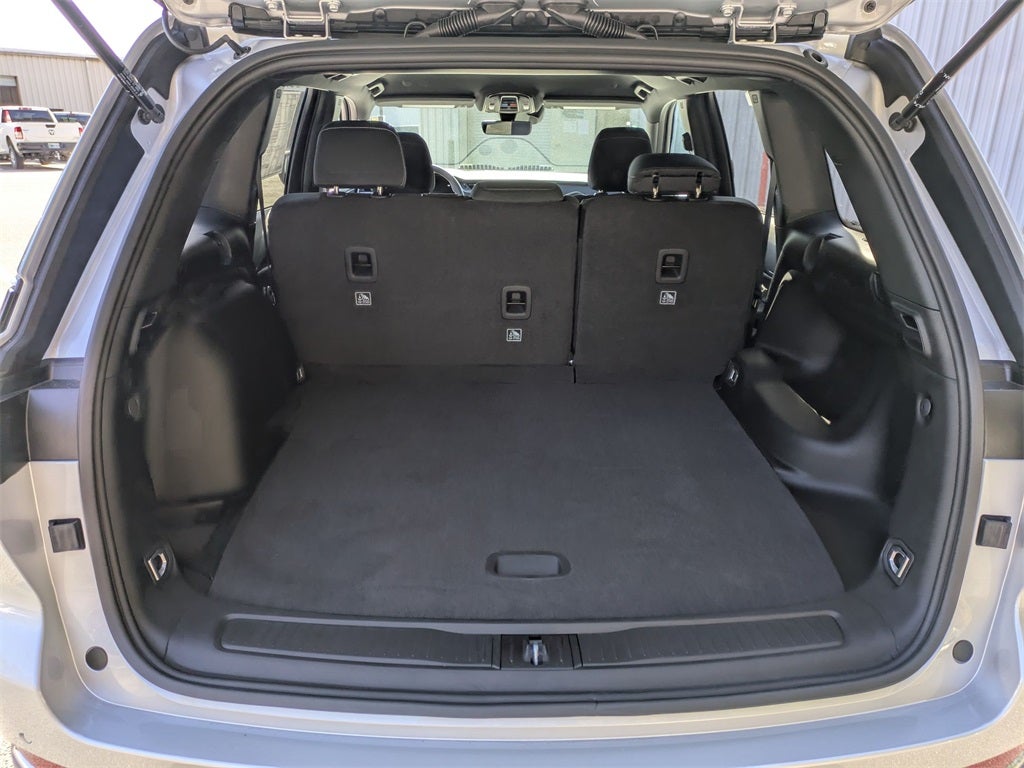 2025 Jeep Grand Cherokee GRAND CHEROKEE LAREDO 4X2