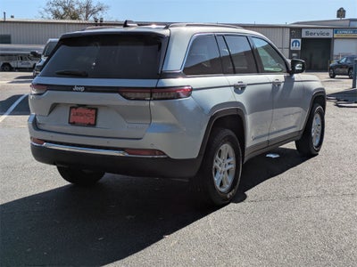 2025 Jeep Grand Cherokee GRAND CHEROKEE LAREDO 4X2