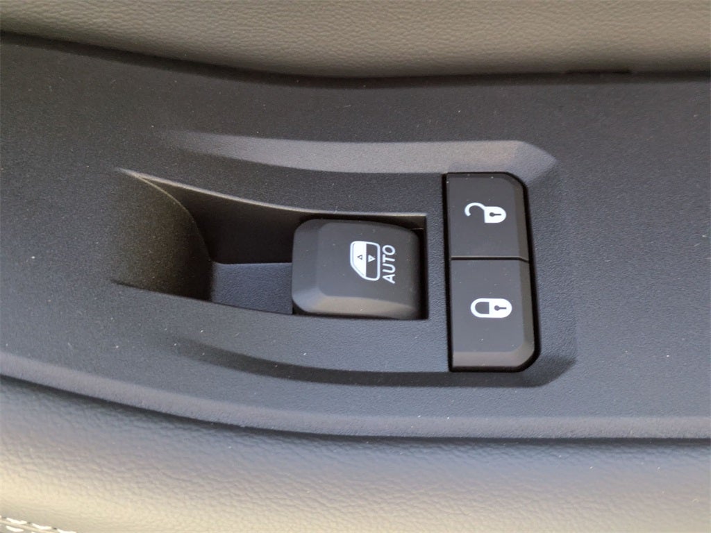 2025 Jeep Grand Cherokee GRAND CHEROKEE LAREDO 4X2