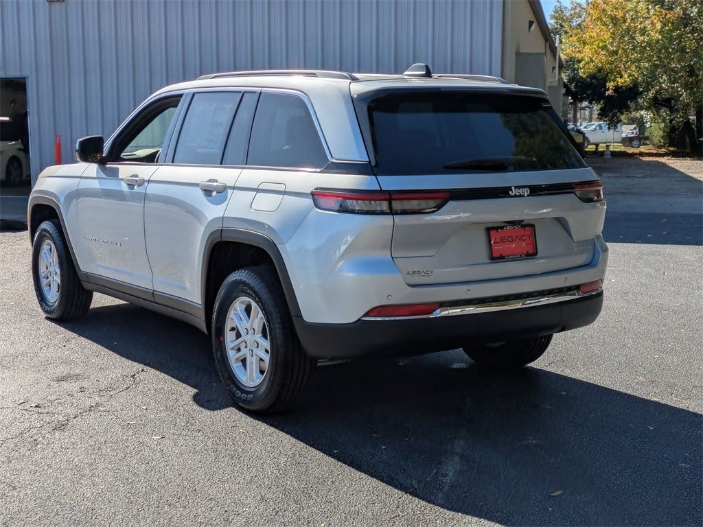 2025 Jeep Grand Cherokee GRAND CHEROKEE LAREDO 4X2