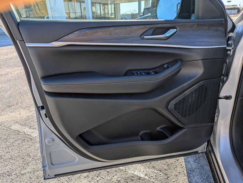 2026 Jeep Grand Cherokee GRAND CHEROKEE LAREDO ALTITUDE 4X2