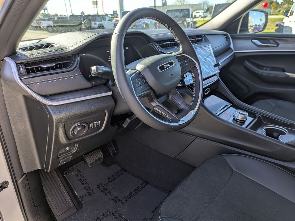 2026 Jeep Grand Cherokee GRAND CHEROKEE LAREDO ALTITUDE 4X2