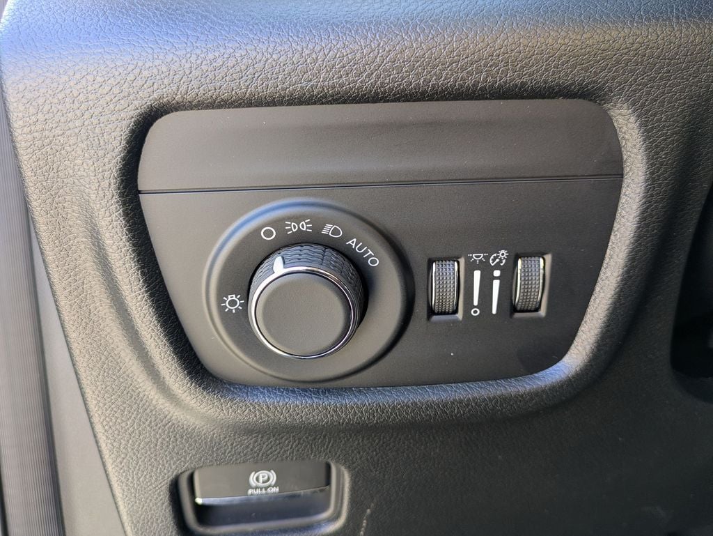 2026 Jeep Grand Cherokee GRAND CHEROKEE LAREDO ALTITUDE 4X2