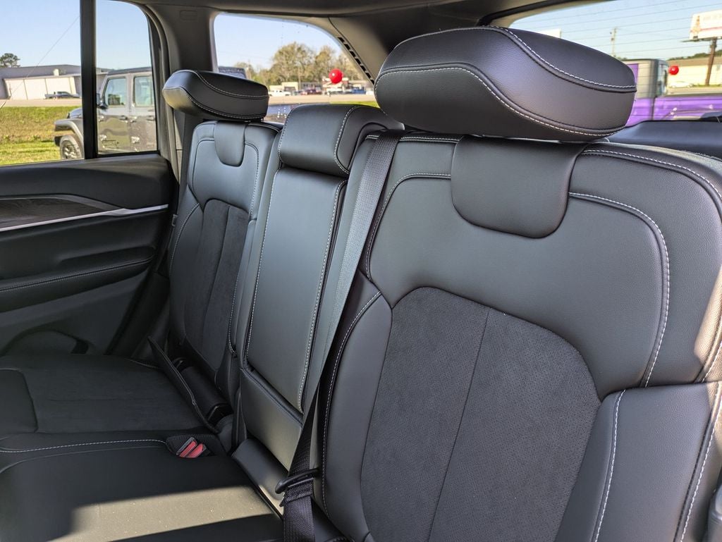 2026 Jeep Grand Cherokee GRAND CHEROKEE LAREDO ALTITUDE 4X2