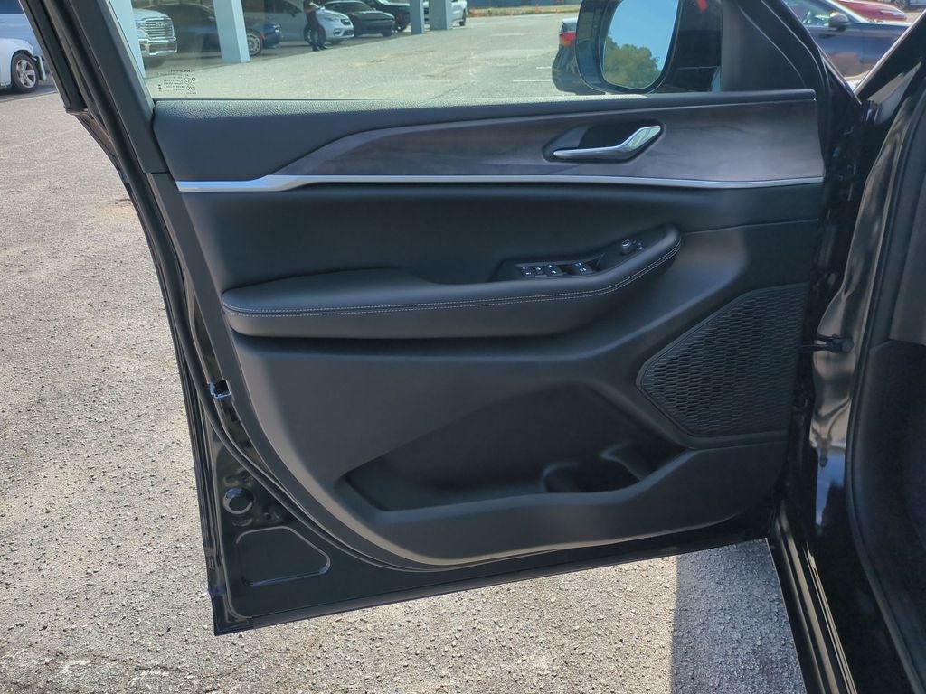 2026 Jeep Grand Cherokee GRAND CHEROKEE LAREDO ALTITUDE 4X2