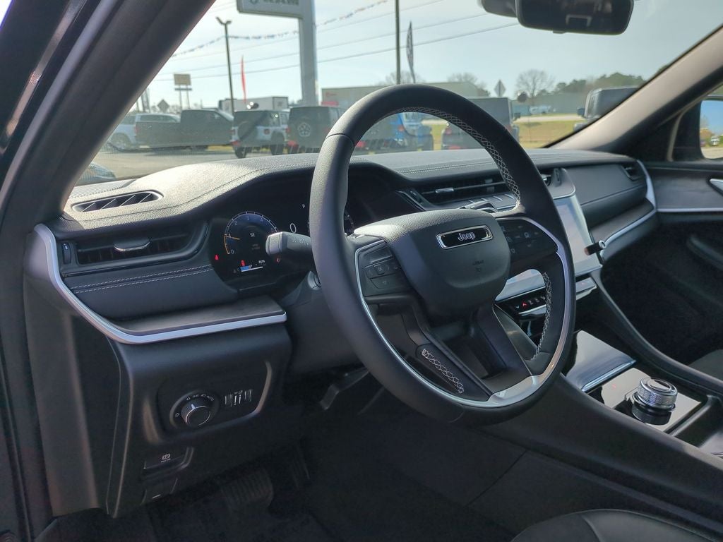 2026 Jeep Grand Cherokee GRAND CHEROKEE LAREDO ALTITUDE 4X2