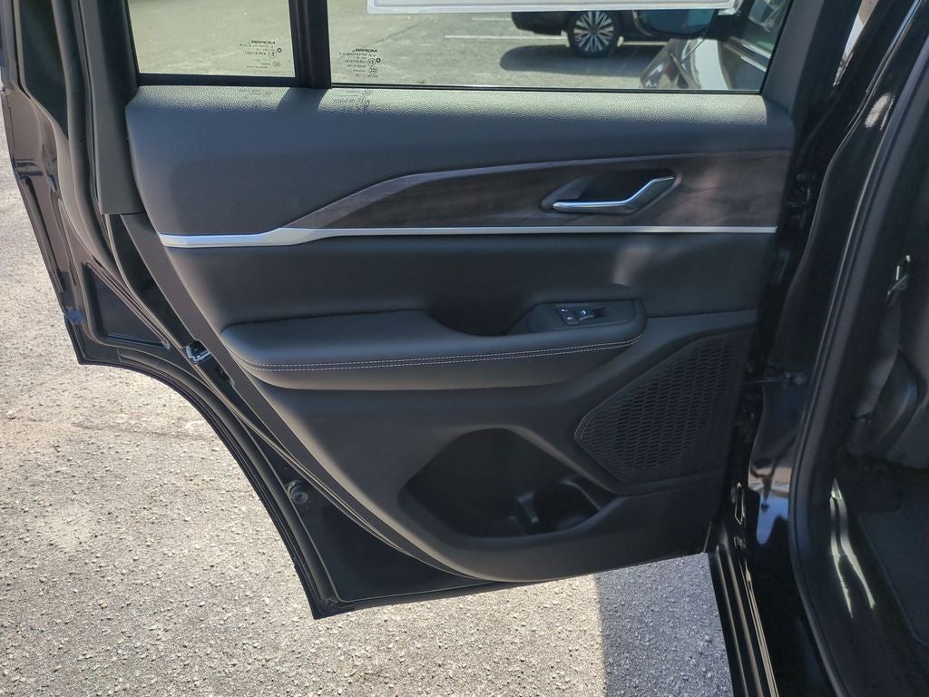 2026 Jeep Grand Cherokee GRAND CHEROKEE LAREDO ALTITUDE 4X2