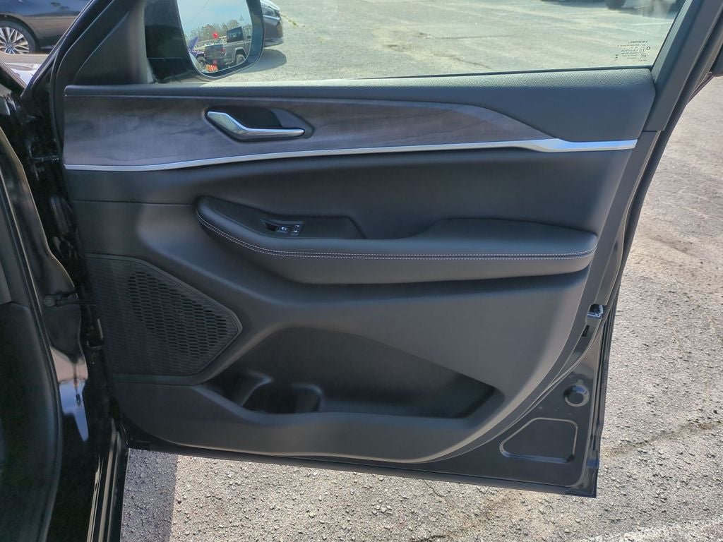 2026 Jeep Grand Cherokee GRAND CHEROKEE LAREDO ALTITUDE 4X2