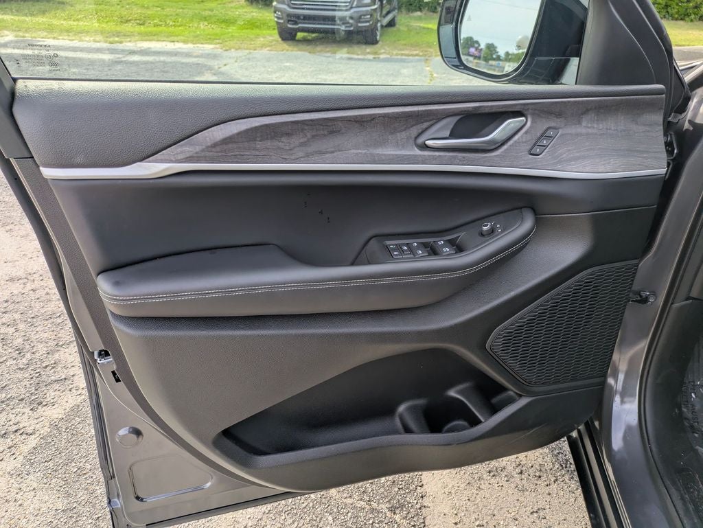 2025 Jeep Grand Cherokee Limited 4x2