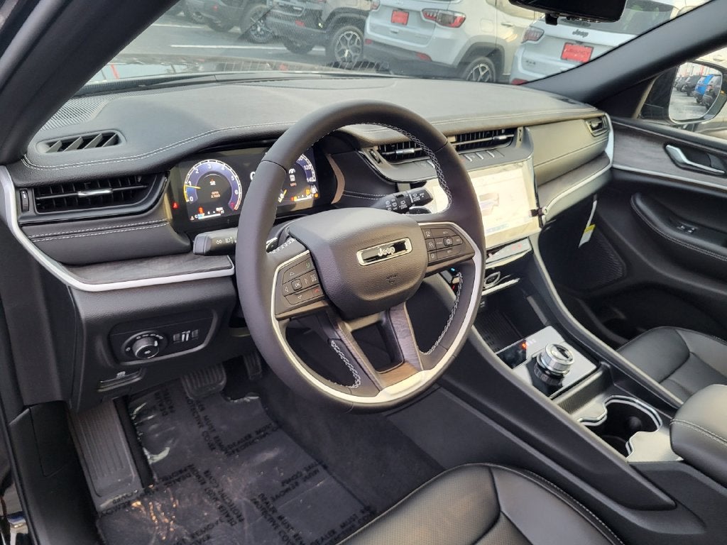 2027 Jeep Grand Cherokee GRAND CHEROKEE LIMITED 4X2