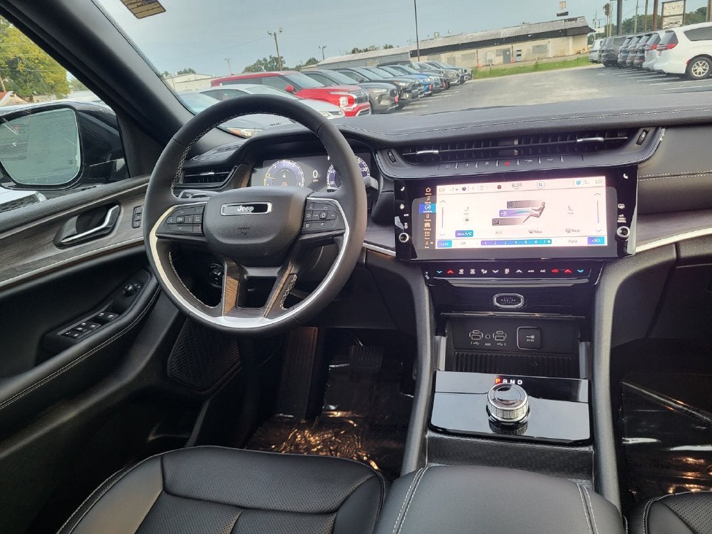 2027 Jeep Grand Cherokee GRAND CHEROKEE LIMITED 4X2