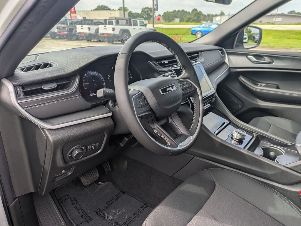 2026 Jeep Grand Cherokee GRAND CHEROKEE LAREDO 4X4