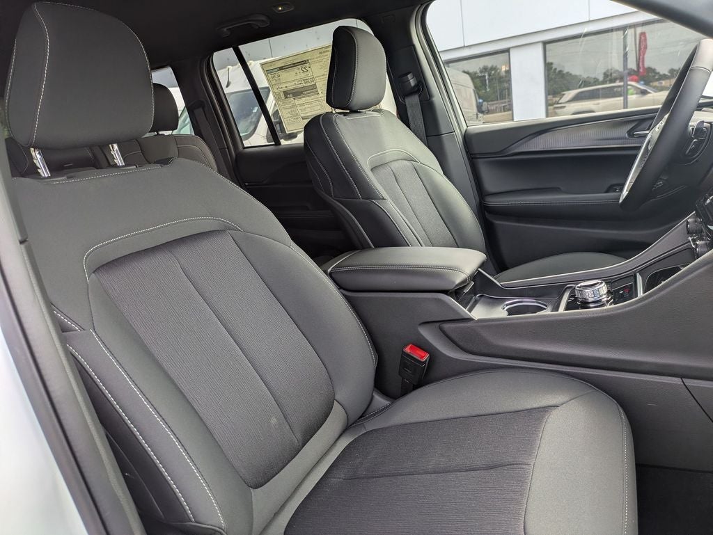 2026 Jeep Grand Cherokee GRAND CHEROKEE LAREDO 4X4