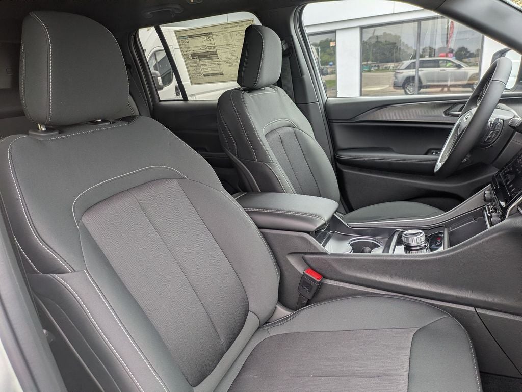 2026 Jeep Grand Cherokee GRAND CHEROKEE LAREDO 4X4