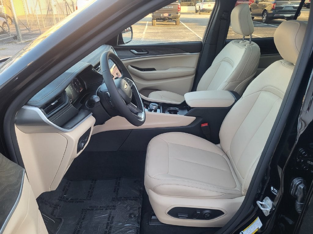 2027 Jeep Grand Cherokee GRAND CHEROKEE LIMITED 4X4