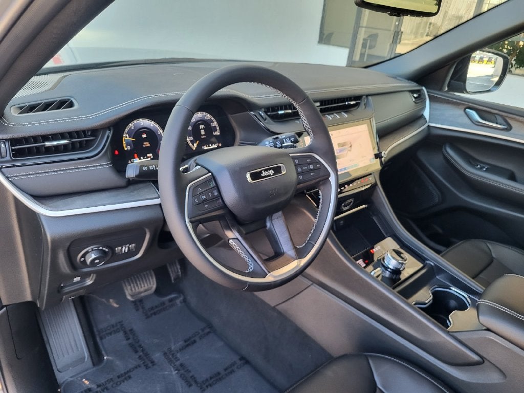 2027 Jeep Grand Cherokee GRAND CHEROKEE LIMITED 4X4