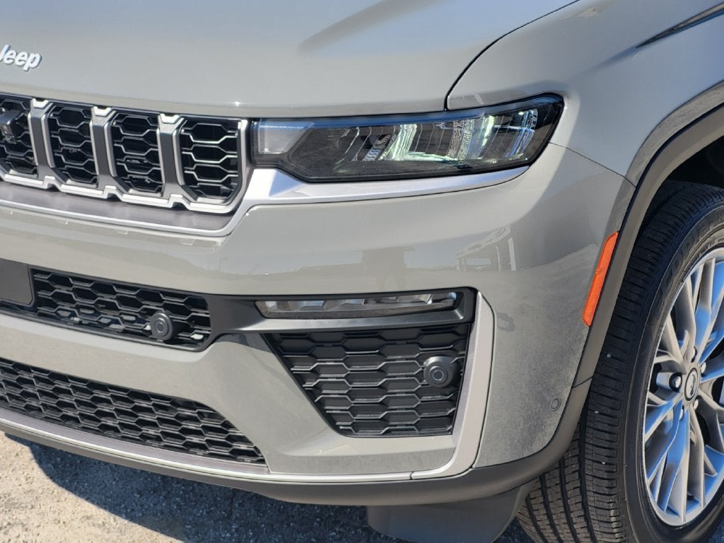 2027 Jeep Grand Cherokee GRAND CHEROKEE LIMITED 4X4