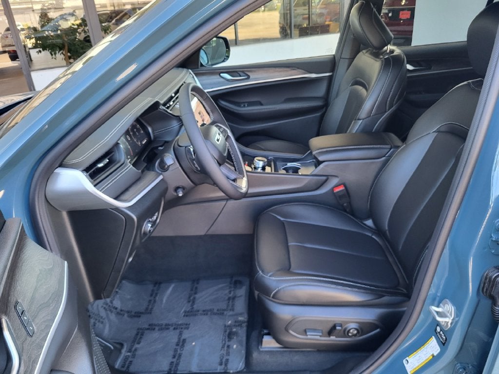 2027 Jeep Grand Cherokee GRAND CHEROKEE LIMITED 4X4