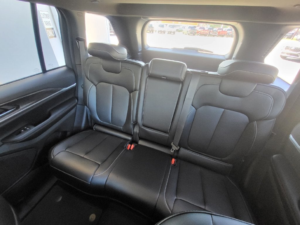 2027 Jeep Grand Cherokee GRAND CHEROKEE LIMITED 4X4