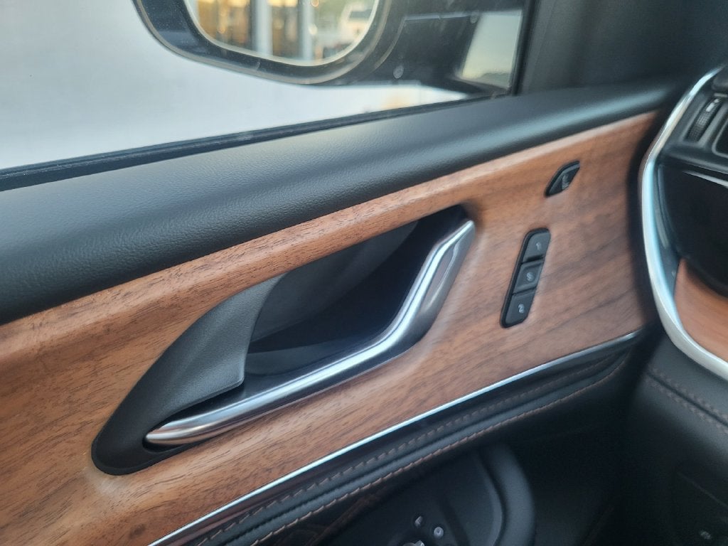 2027 Jeep Grand Cherokee GRAND CHEROKEE SUMMIT 4X4