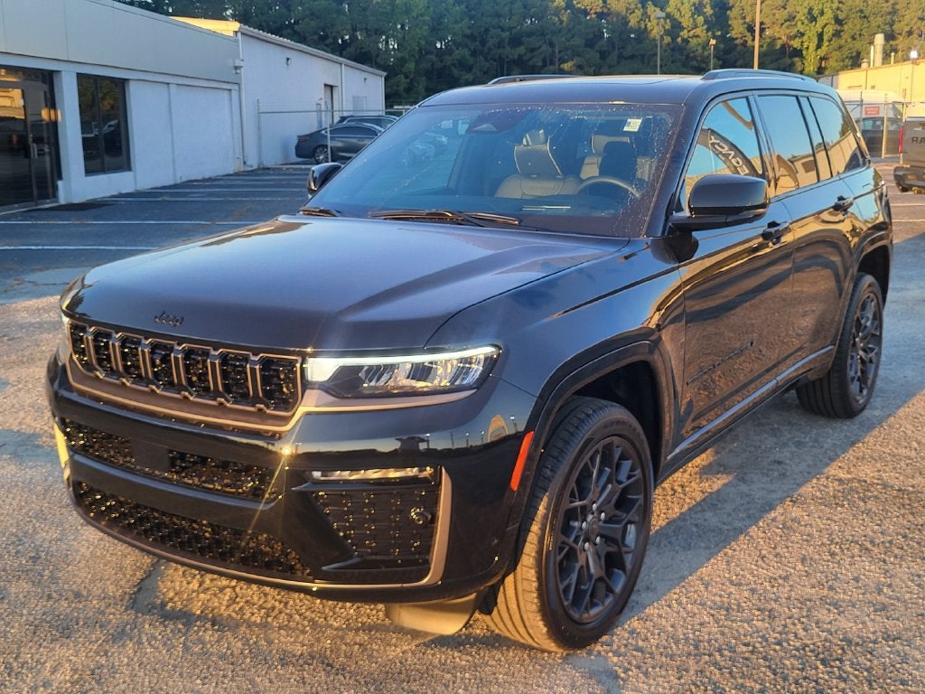2027 Jeep Grand Cherokee GRAND CHEROKEE SUMMIT 4X4