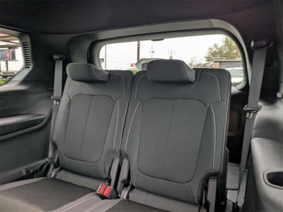 2025 Jeep Grand Cherokee GRAND CHEROKEE L LAREDO 4X2